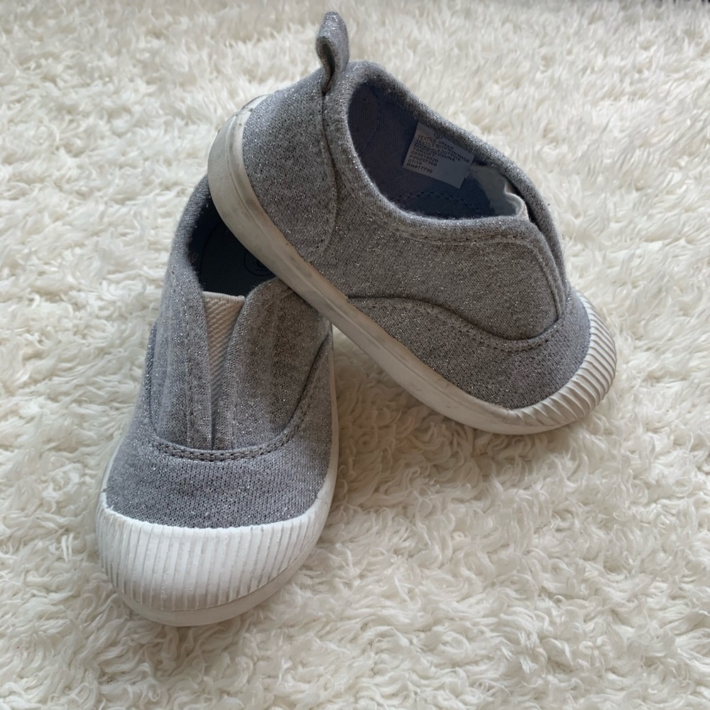 5/$15 Girls Cat & Jack Gray Glitter Archer Sneaker